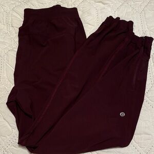 Lululemon Maroon Joggers Size 6